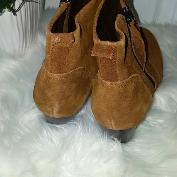 Sam and Libby, Tan suede booties, size 10. - Picture 6 of 6